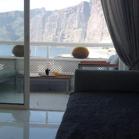 Vistas Sonadas Cerca Del Mar * Acantilado de los Gigantes